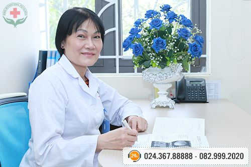 Bác sĩ Thu Hiên với hơn 30 năm công tác trong lĩnh vực CSSKSS bác sĩ hiên