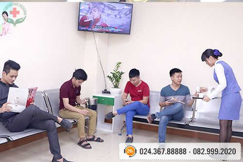 chăm sóc bệnh nhân tại phòng chờ