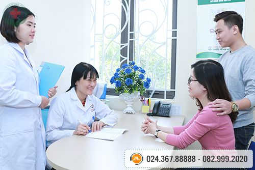 bs Thu Hiên tư vân bệnh cho bệnh nhân